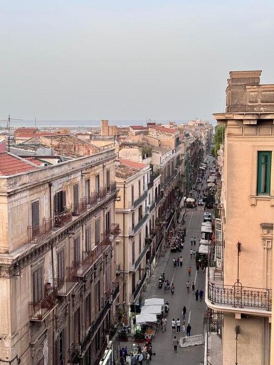 risparmiare in viaggio - Palermo vista dall'alto - vista da un balcone