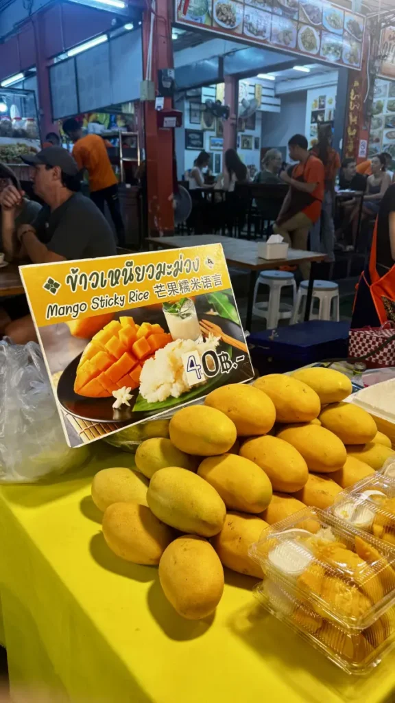 Bancarella di mango sticky a Chiang Rai