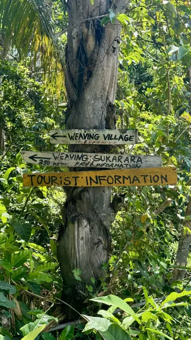 Cartello Informazioni Sukarara Village