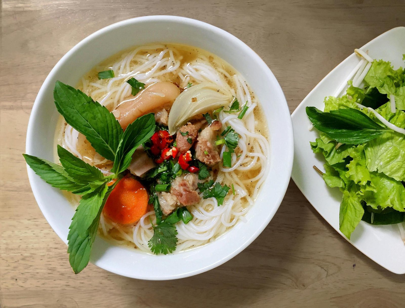 Al momento stai visualizzando Cibo thailandese: guida ai piatti tipici e street food da provare
