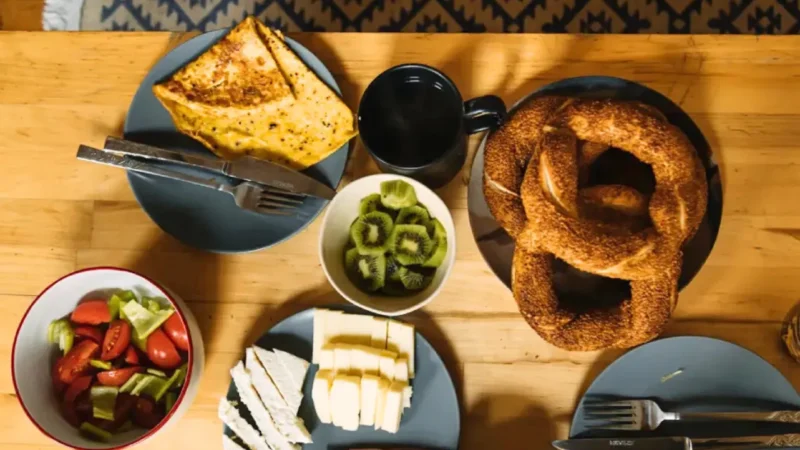 I piatti tipici di Istanbul - cibo turco sopra di un tavolo