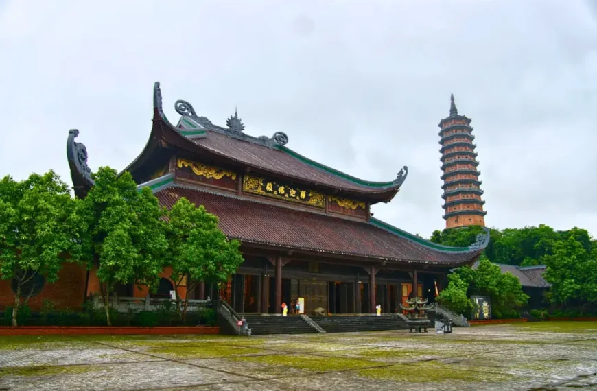 Bai Dinh Pagoda a Ninh Binh in Vietnam