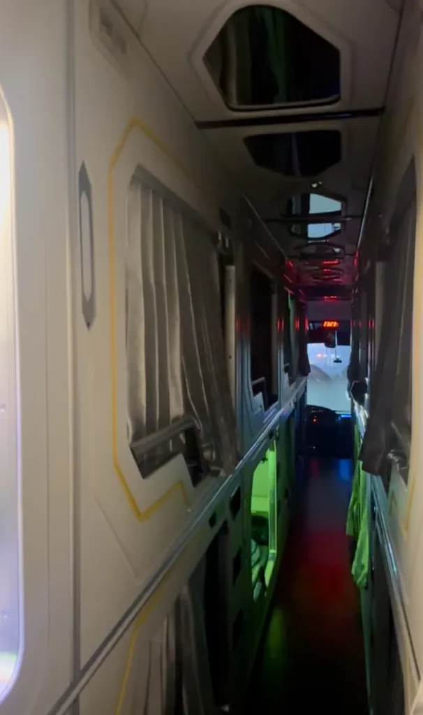 Interno di uno Sleeping Bus