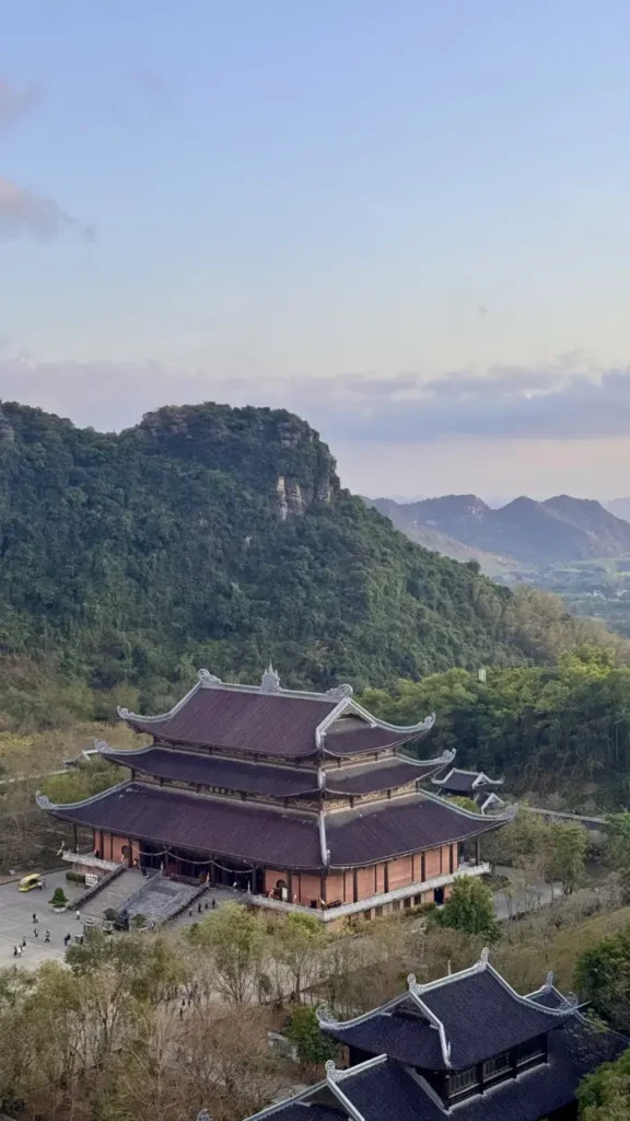 Tempio Bai Dinh Ninh Binh visto dall'alto