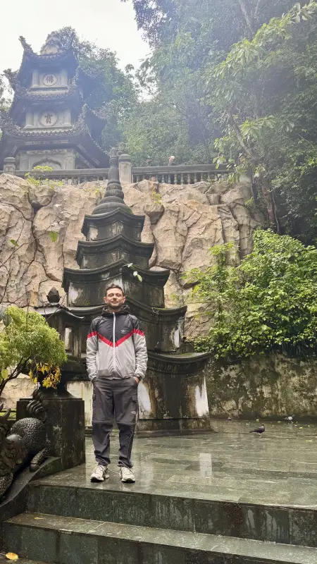 io alle Marble Mountains in centro Vietnam