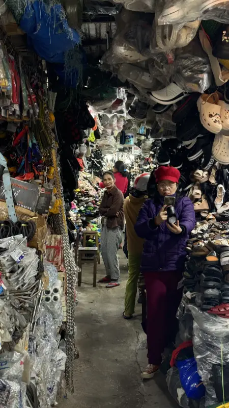 il mercato di Dong BA in Vietnam