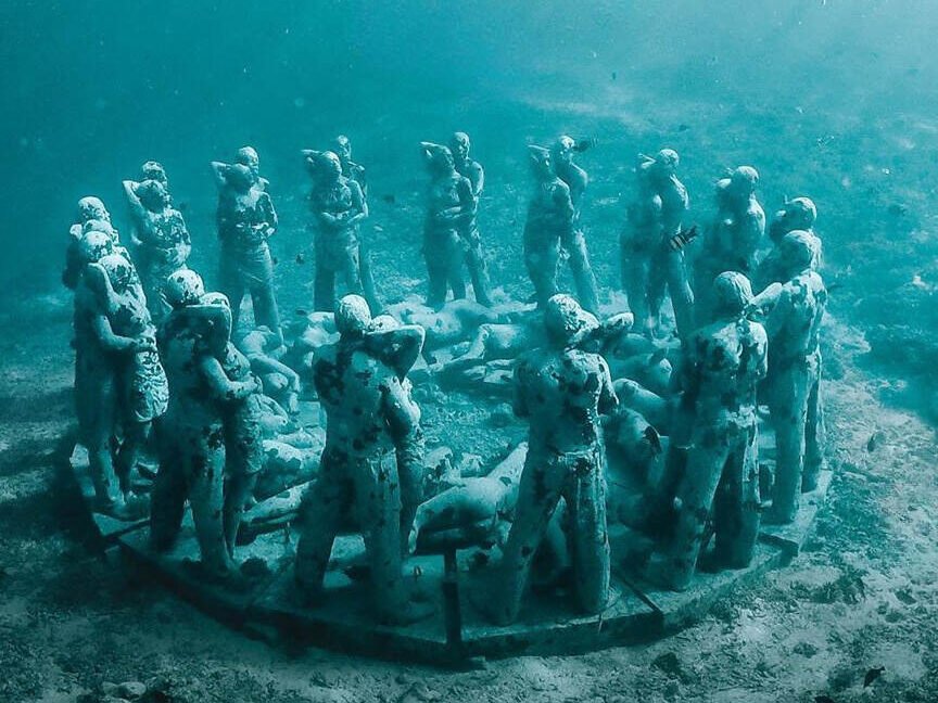 Scopri di più sull'articolo Bask Nest e le statue sotto il mare di Jason deCaires Taylor