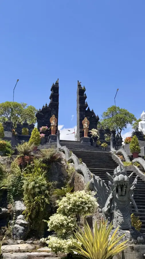 scale di un tempio a Bali