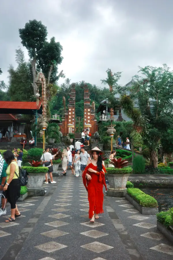 Tirta Gangga il tempio delle carpe a Bali