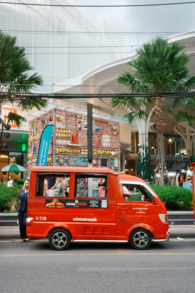 servizio spostamenti privati in Thai