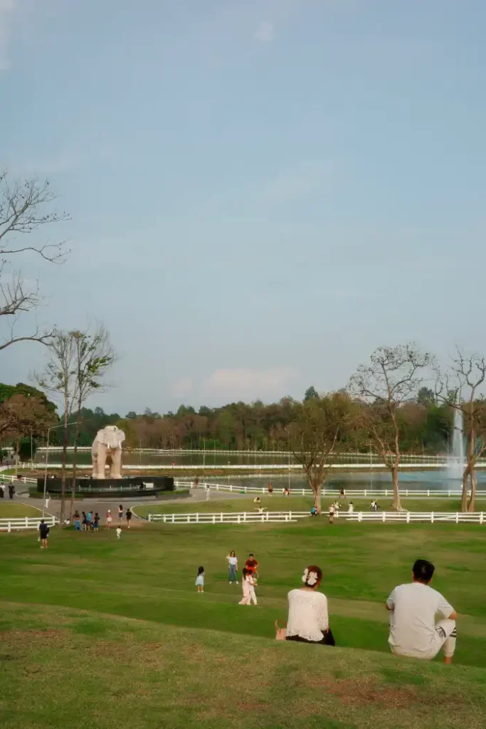 Chiang Mai Chaloem Phrakiat Park al pomeriggio