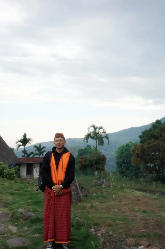 io in un villaggio a Flores Indonesia