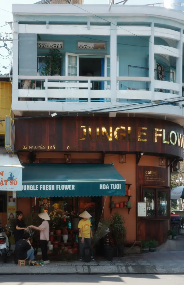 bar vicino la cattedrale di pietra