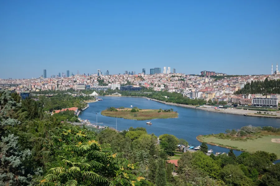 Al momento stai visualizzando Eyüp e la collina di Pierre Loti a Istanbul: itinerario e consigli