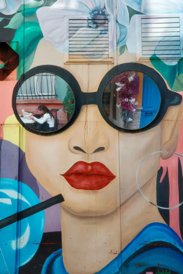 i colori di Balat murales per strada