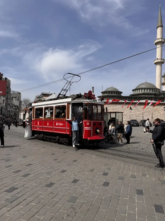 famoso tram rosso in turchia