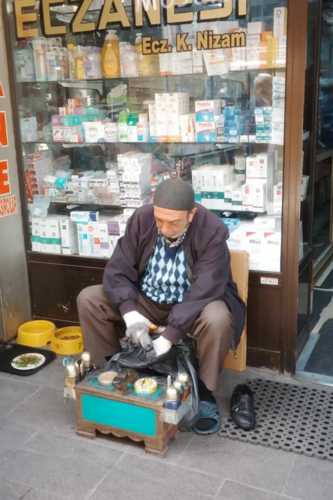 lustrascarpe a Lavoro