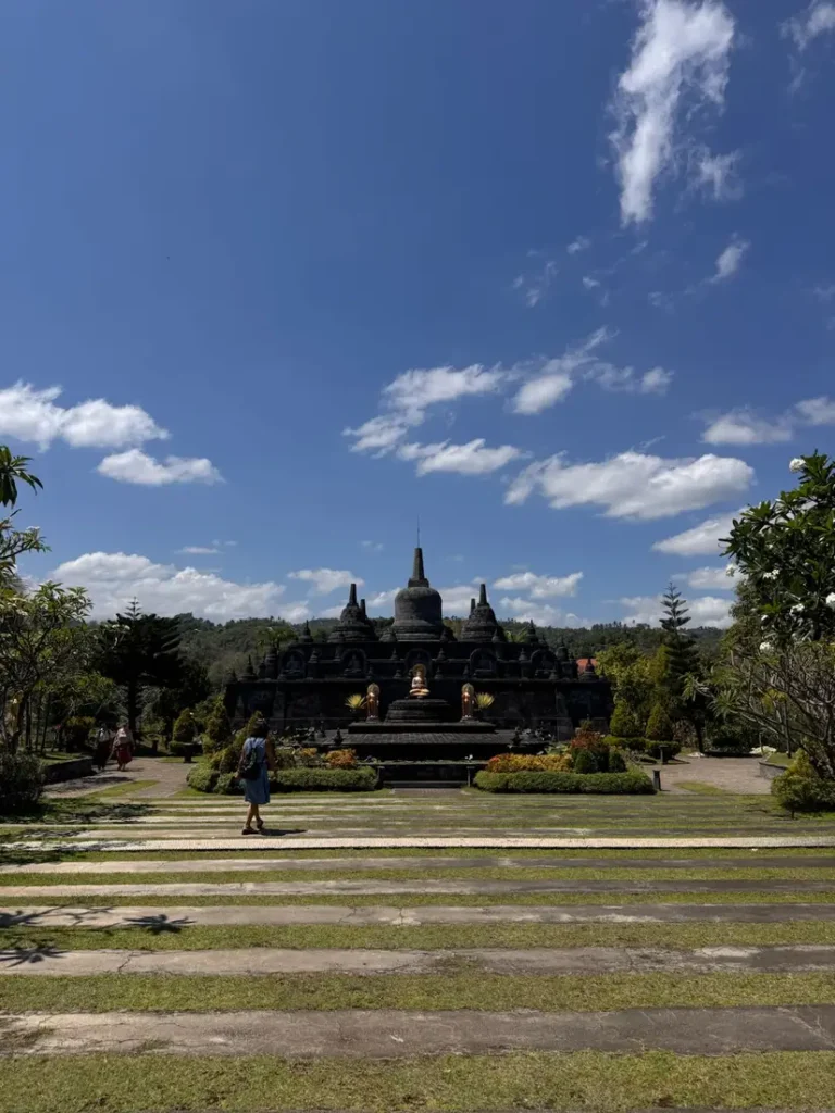 tempio a Lovina