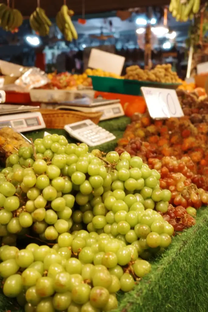frutta fresca in un mercato a Pattaya